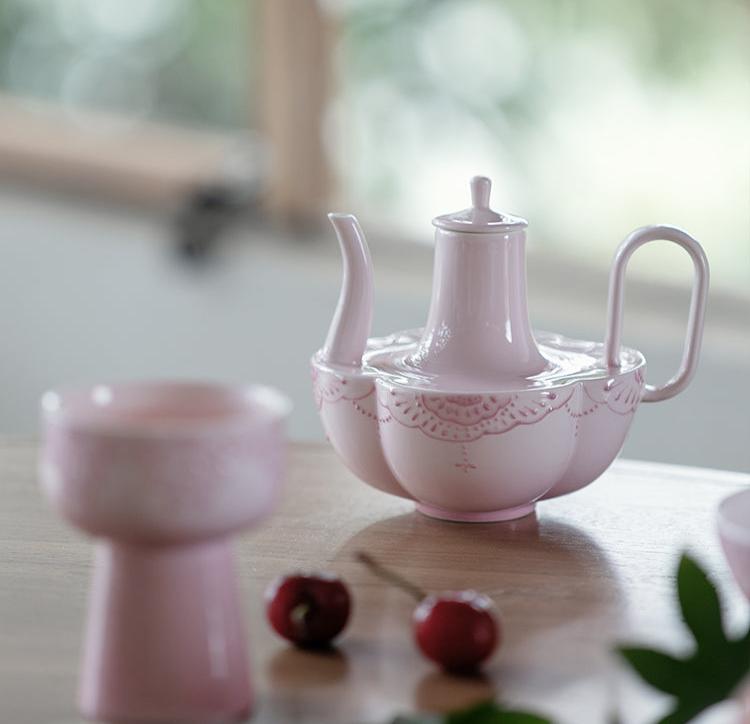 This is an Arita ware teapot