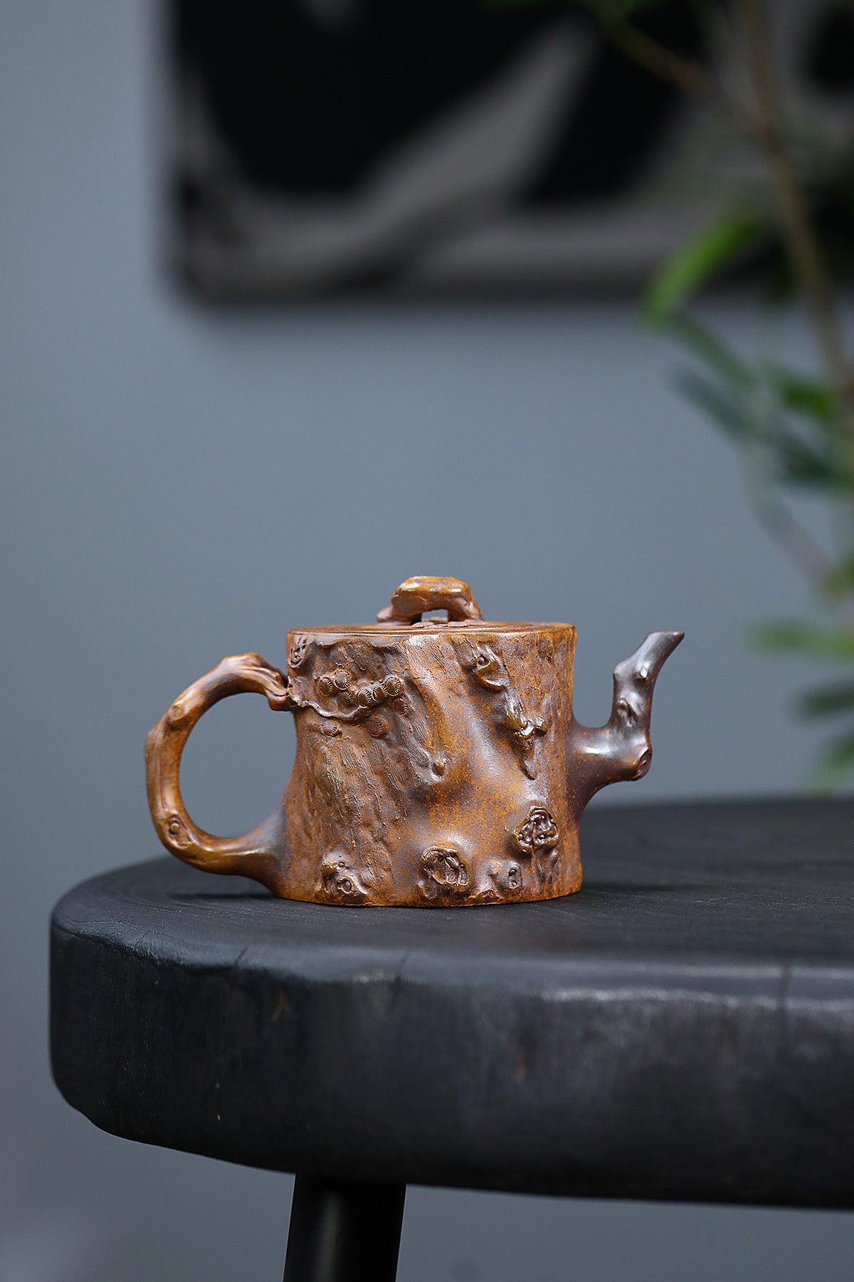 This is a Yixing teapot. this is Chinese yixing clay teapot