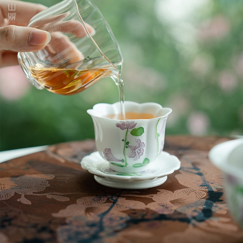 this is a ceramic teapot