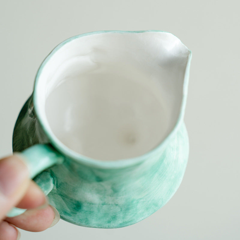 this is a ceramic fair cup gongdaobei