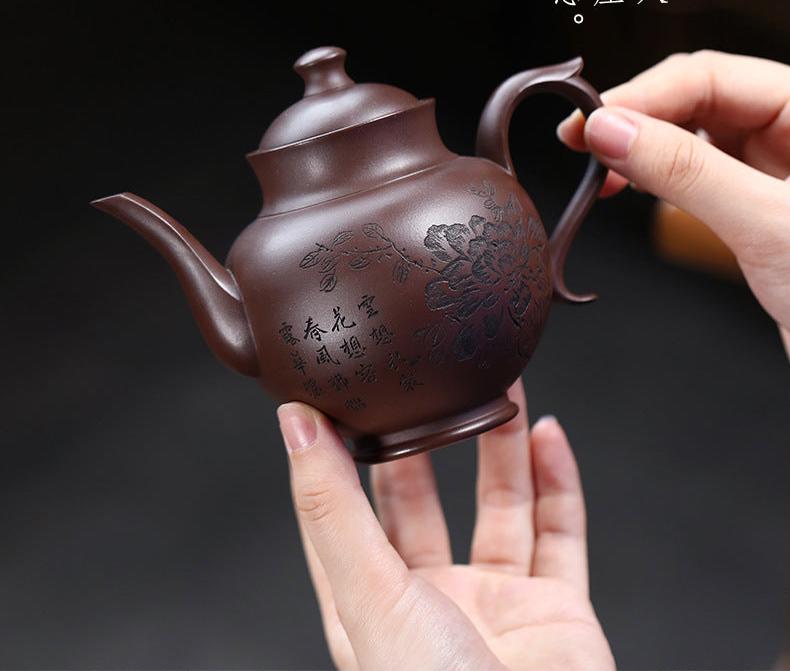This is a Yixing teapot. this is Chinese yixing clay teapot