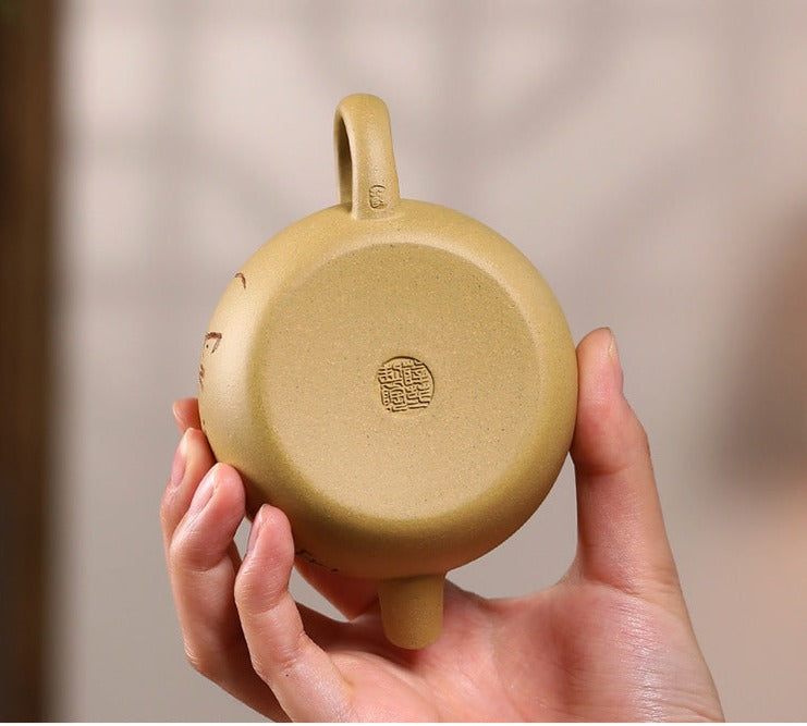 This is a Yixing teapot. this is Chinese yixing clay teapot