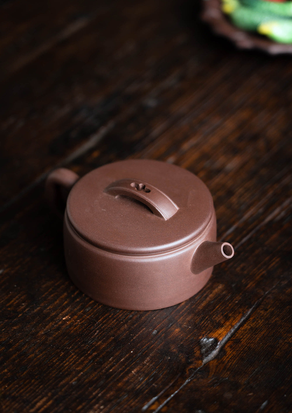 This is a Yixing teapot. this is Chinese yixing clay teapot