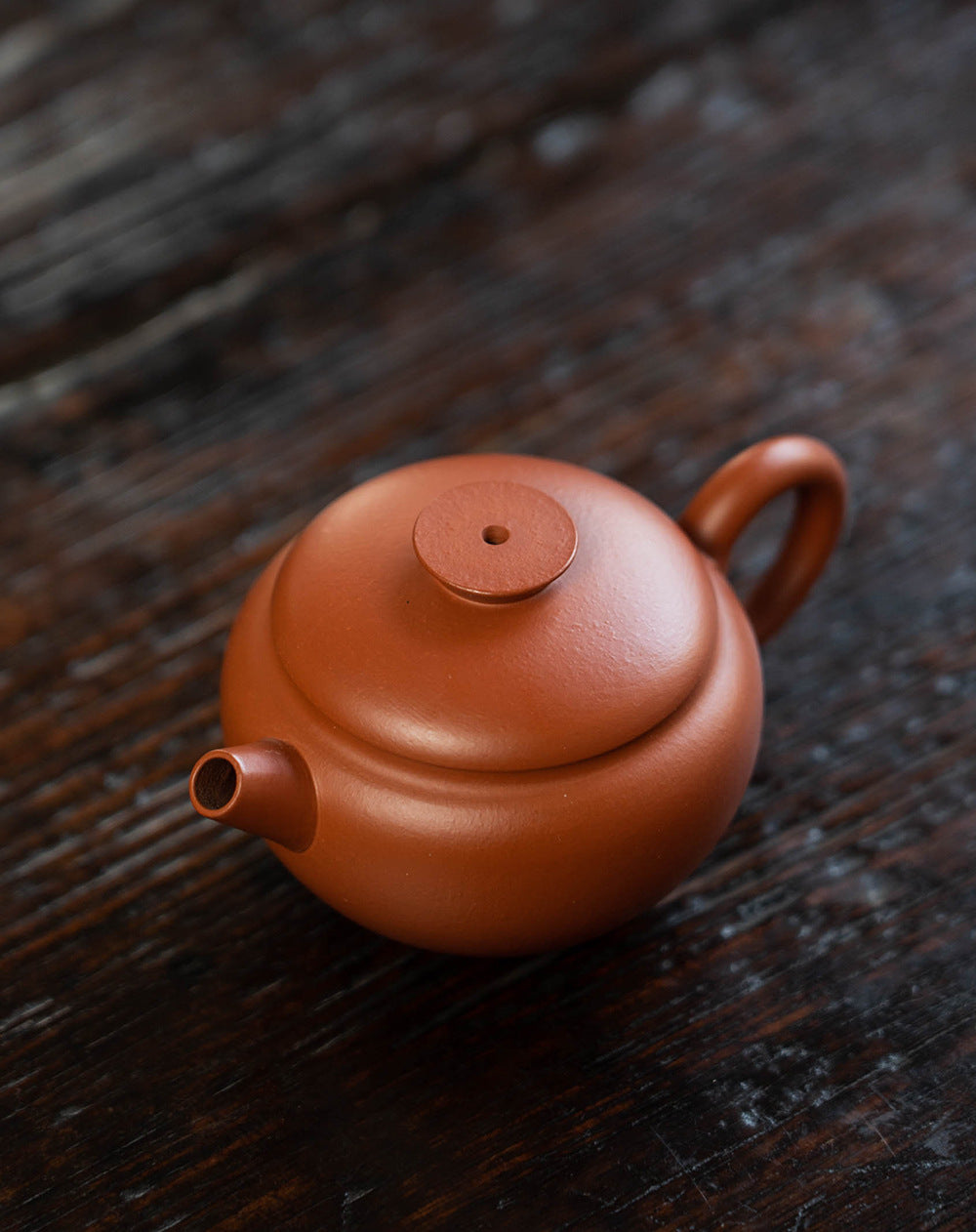 This is a Yixing teapot. this is Chinese yixing clay teapot