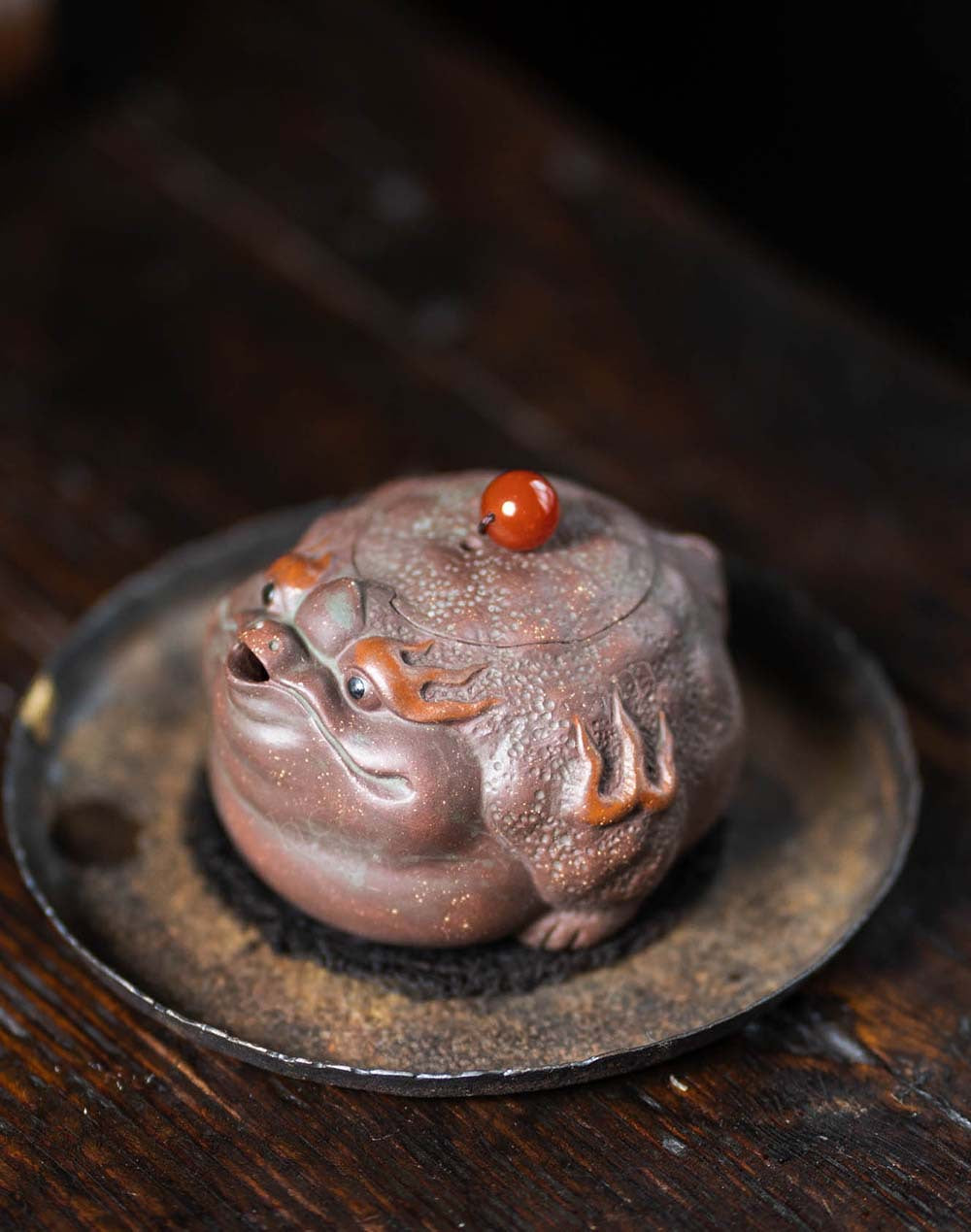 This is a Yixing teapot. this is Chinese yixing clay teapot