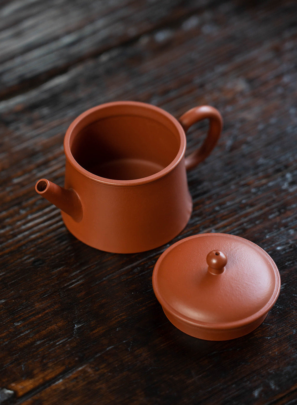 This is a Yixing teapot. this is Chinese yixing clay teapot