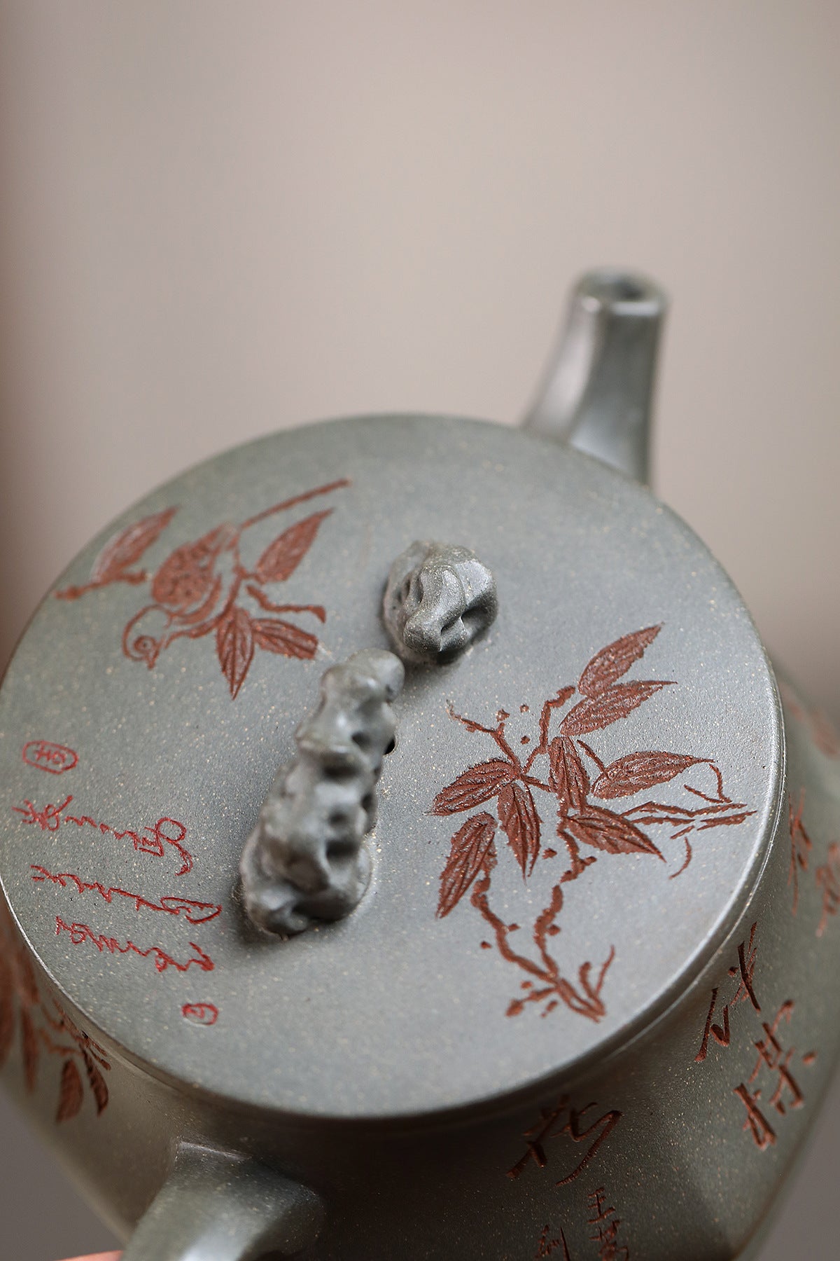 This is a Yixing teapot. this is Chinese yixing clay teapot