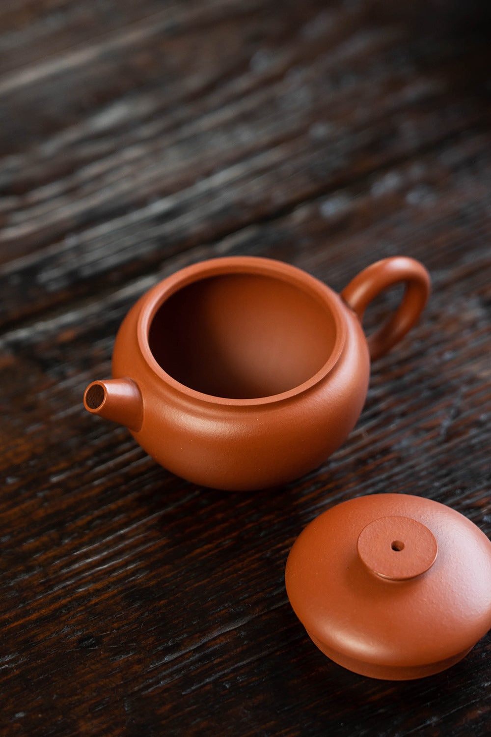 This is a Yixing teapot. this is Chinese yixing clay teapot