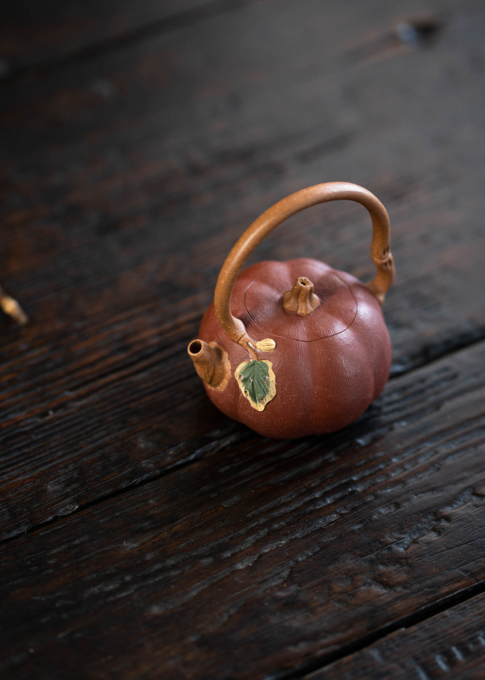 This is a Yixing teapot. this is Chinese yixing clay teapot
