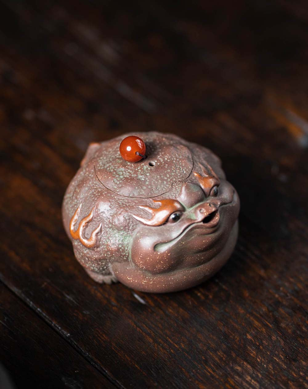 This is a Yixing teapot. this is Chinese yixing clay teapot