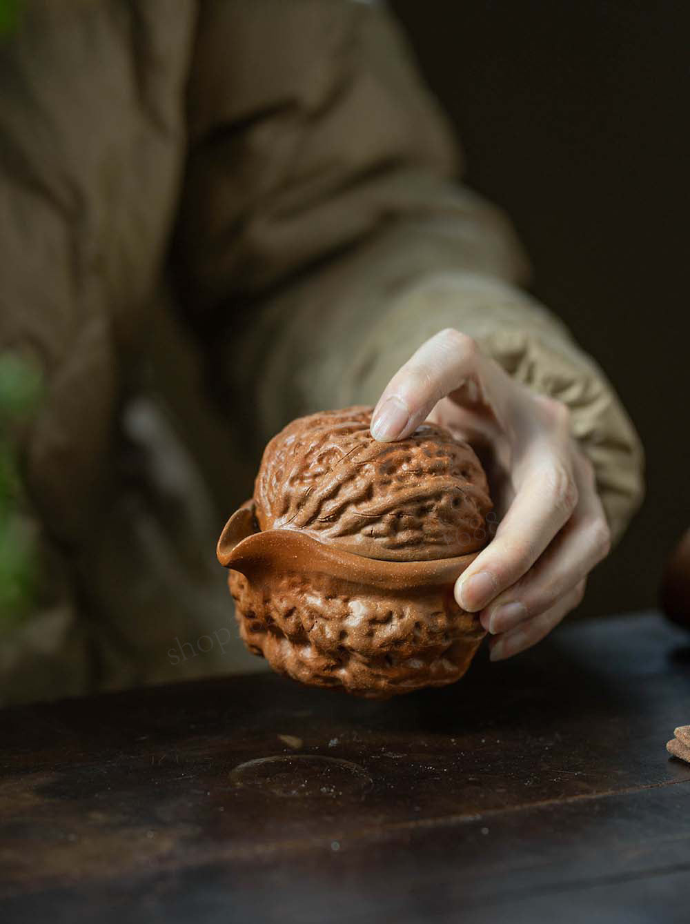 This is a Yixing teapot. this is Chinese yixing clay teapot