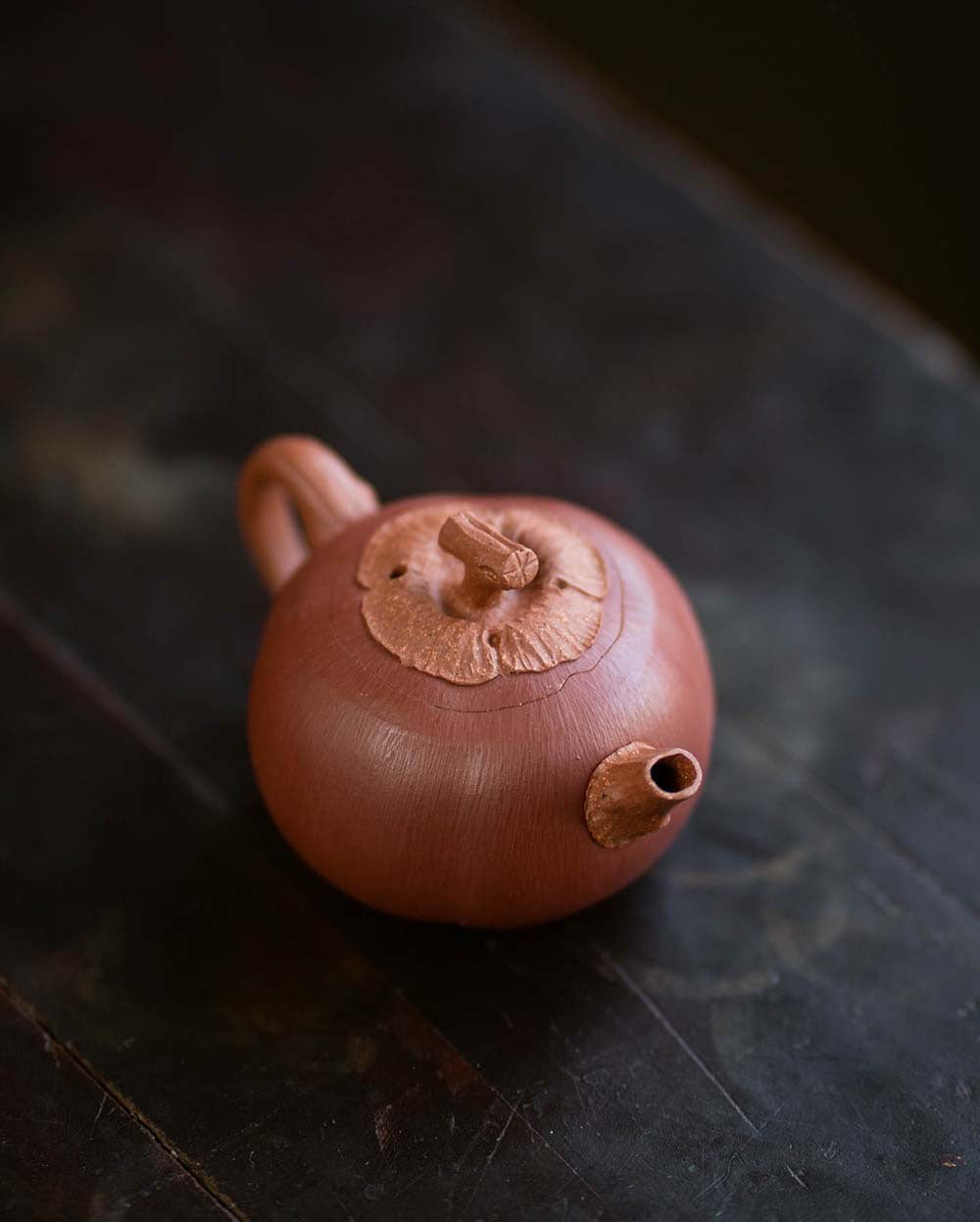 This is a Yixing teapot. this is Chinese yixing clay teapot