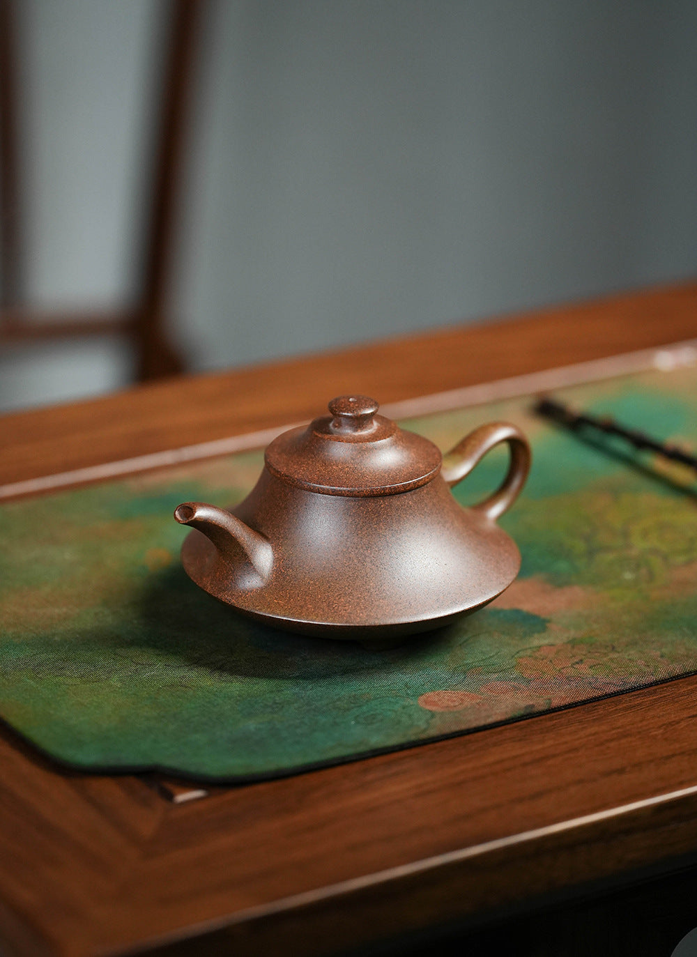 This is a Yixing teapot. this is Chinese yixing clay teapot