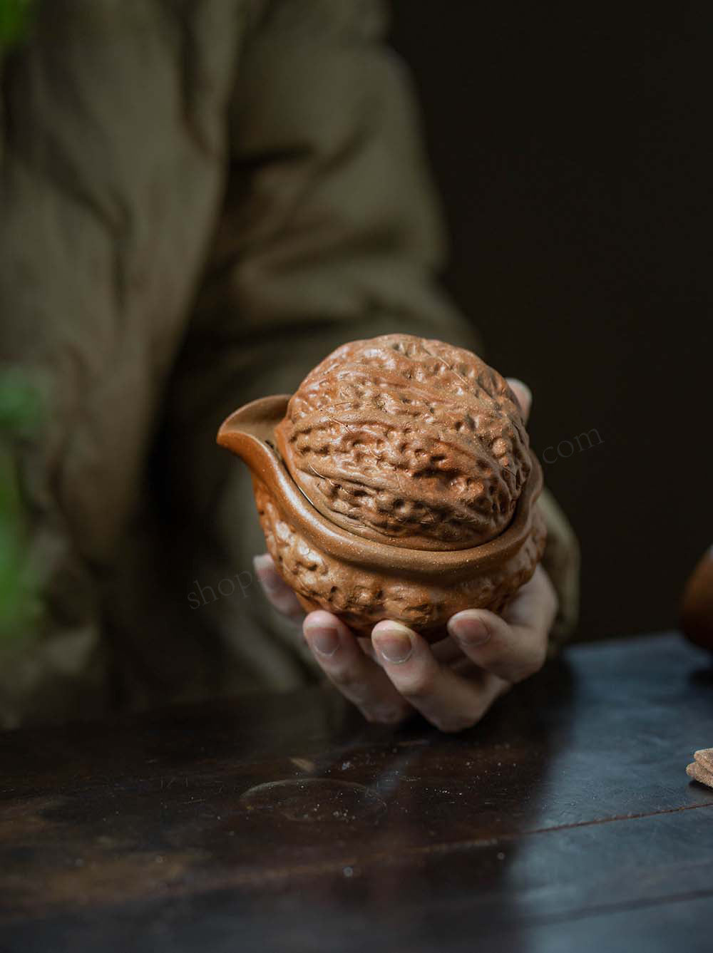 This is a Yixing teapot. this is Chinese yixing clay teapot