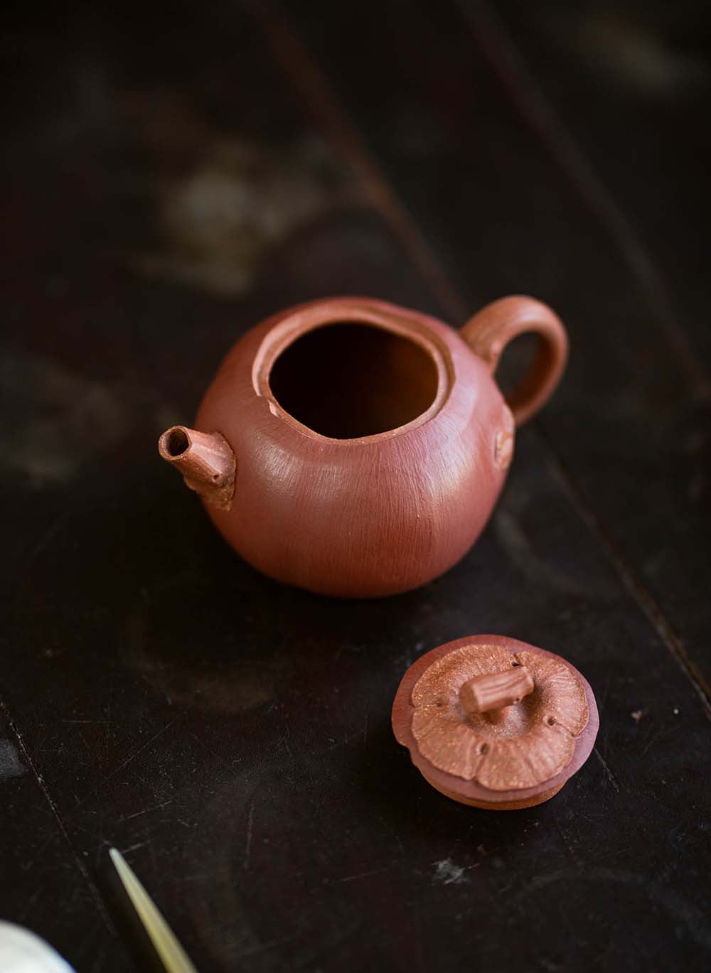 This is a Yixing teapot. this is Chinese yixing clay teapot