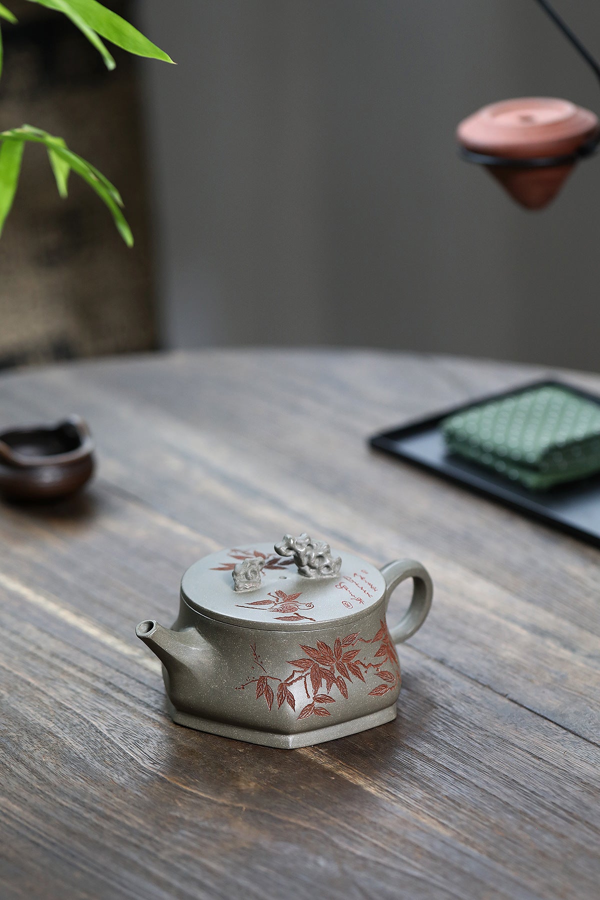 This is a Yixing teapot. this is Chinese yixing clay teapot