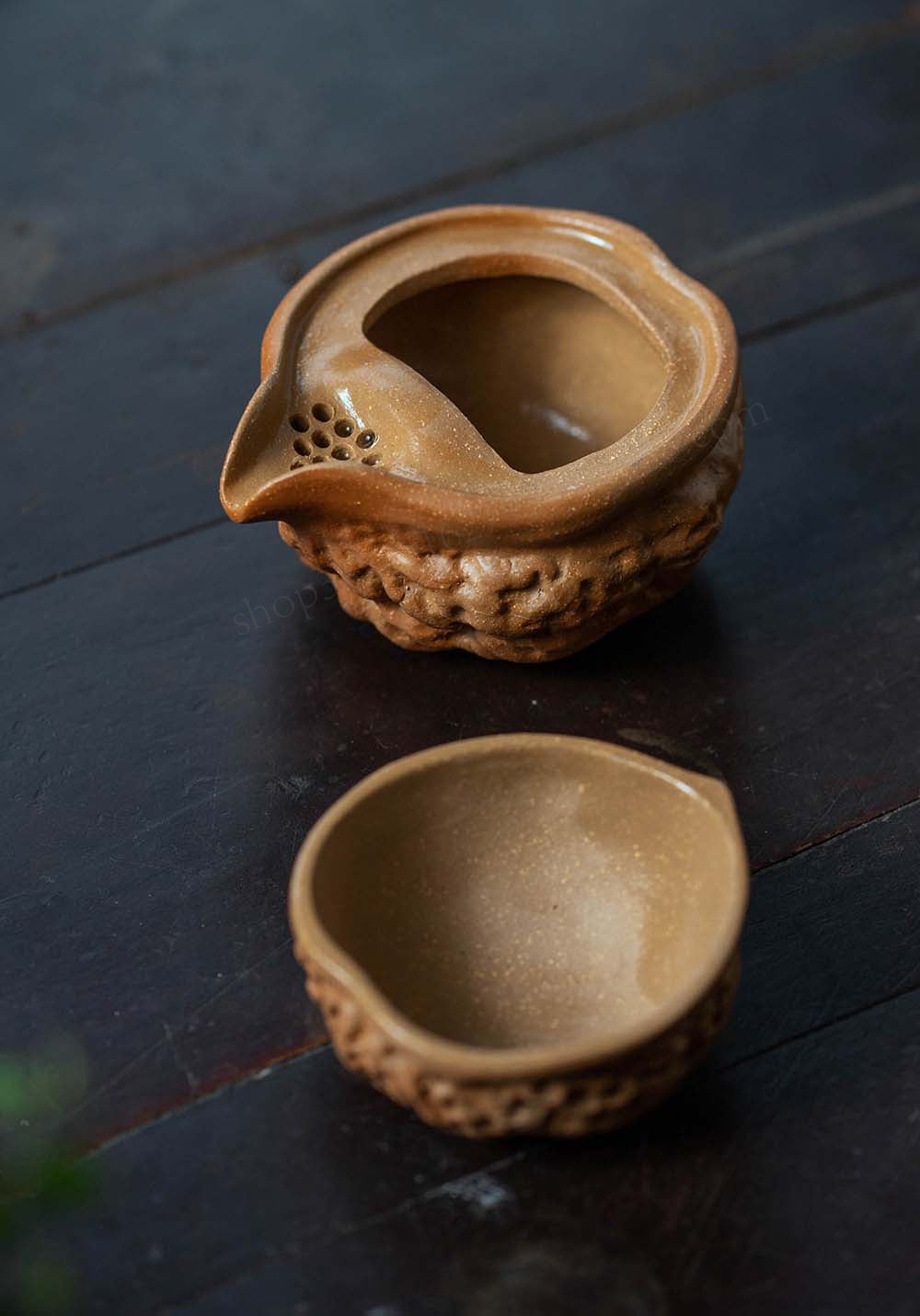 This is a Yixing teapot. this is Chinese yixing clay teapot