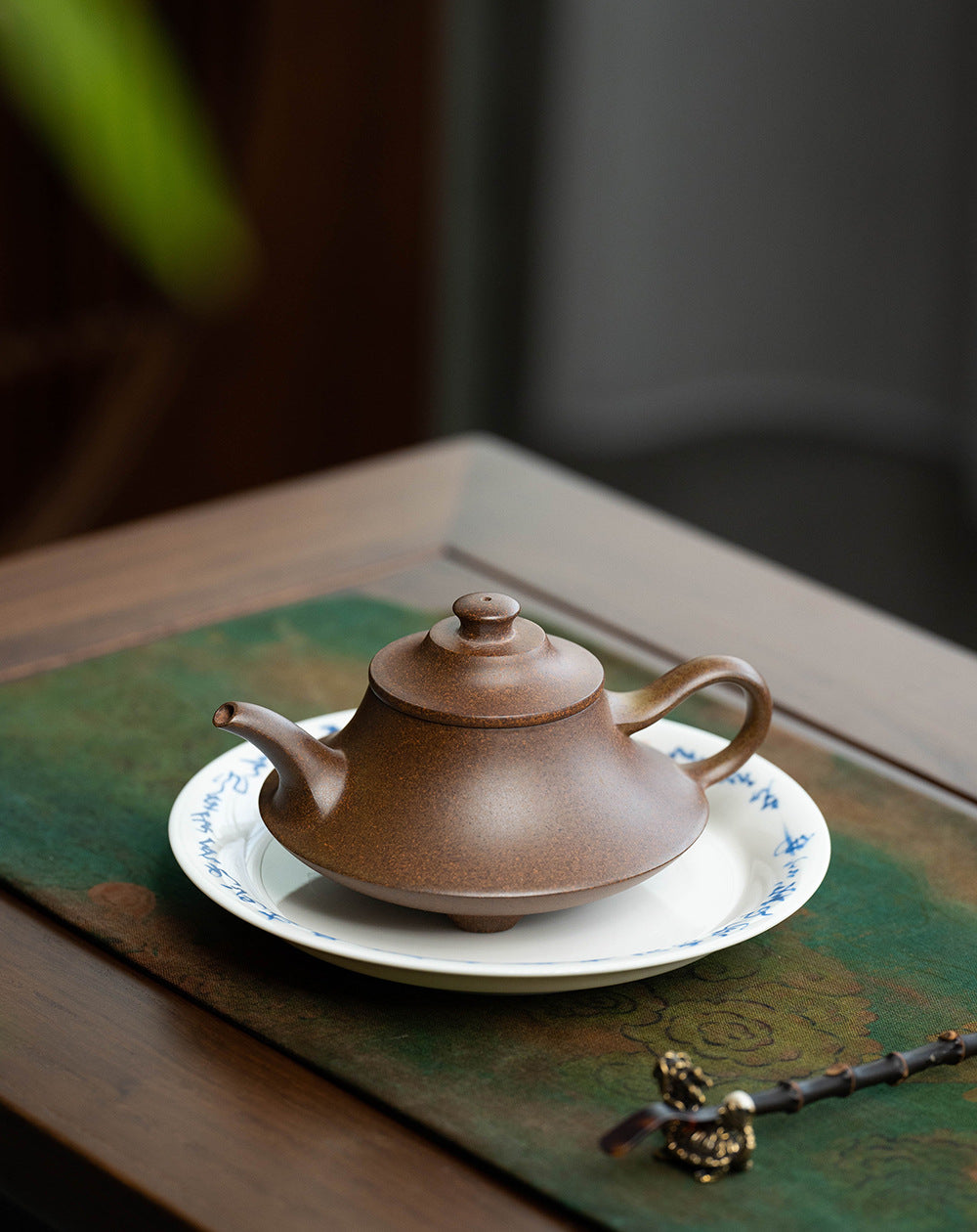 This is a Yixing teapot. this is Chinese yixing clay teapot