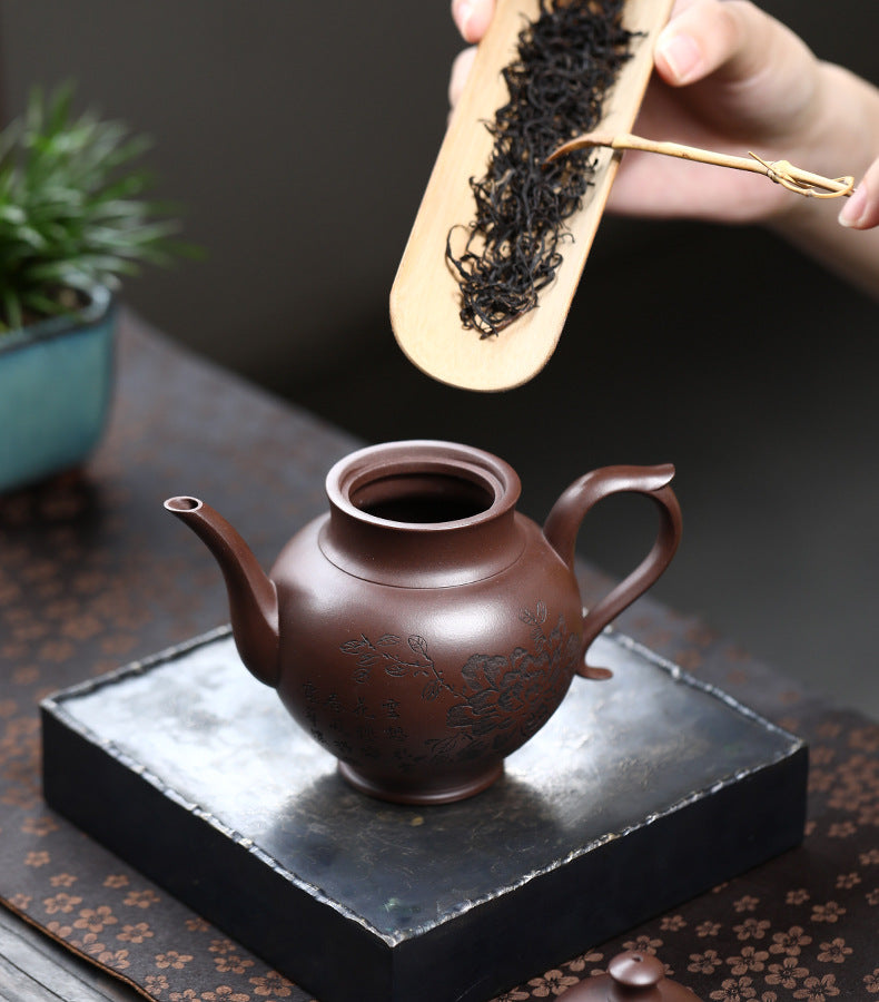 This is a Yixing teapot. this is Chinese yixing clay teapot