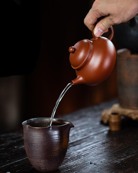 This is a Yixing teapot. this is Chinese yixing clay teapot