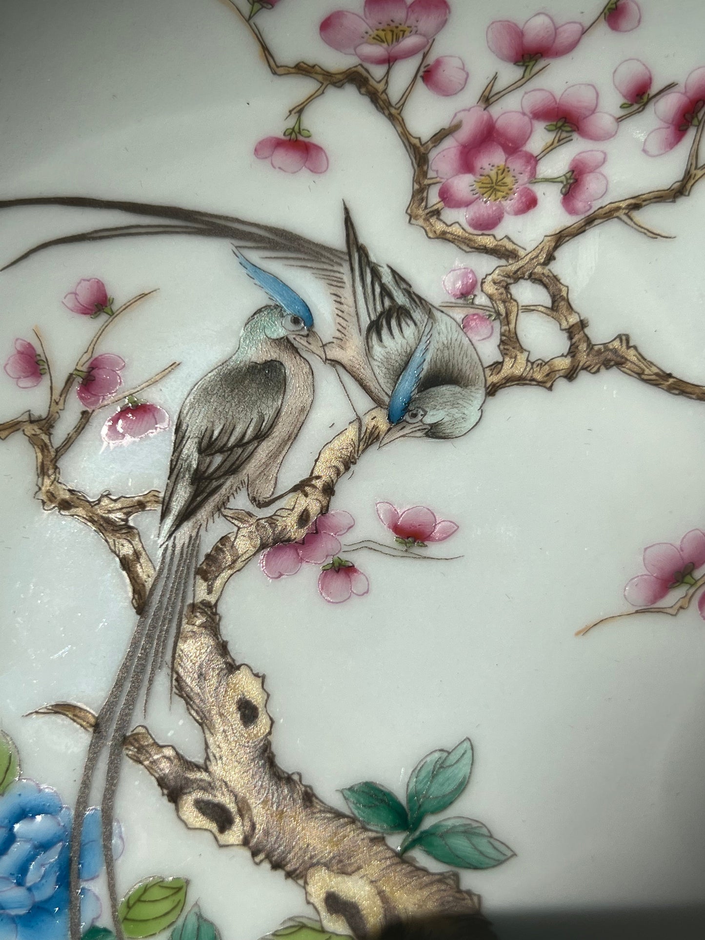 Handcrafted Chinese Handpainted Chinese Flower Bird Famille Rose Gaiwan Jingdezhen Master Ceramic Artwork