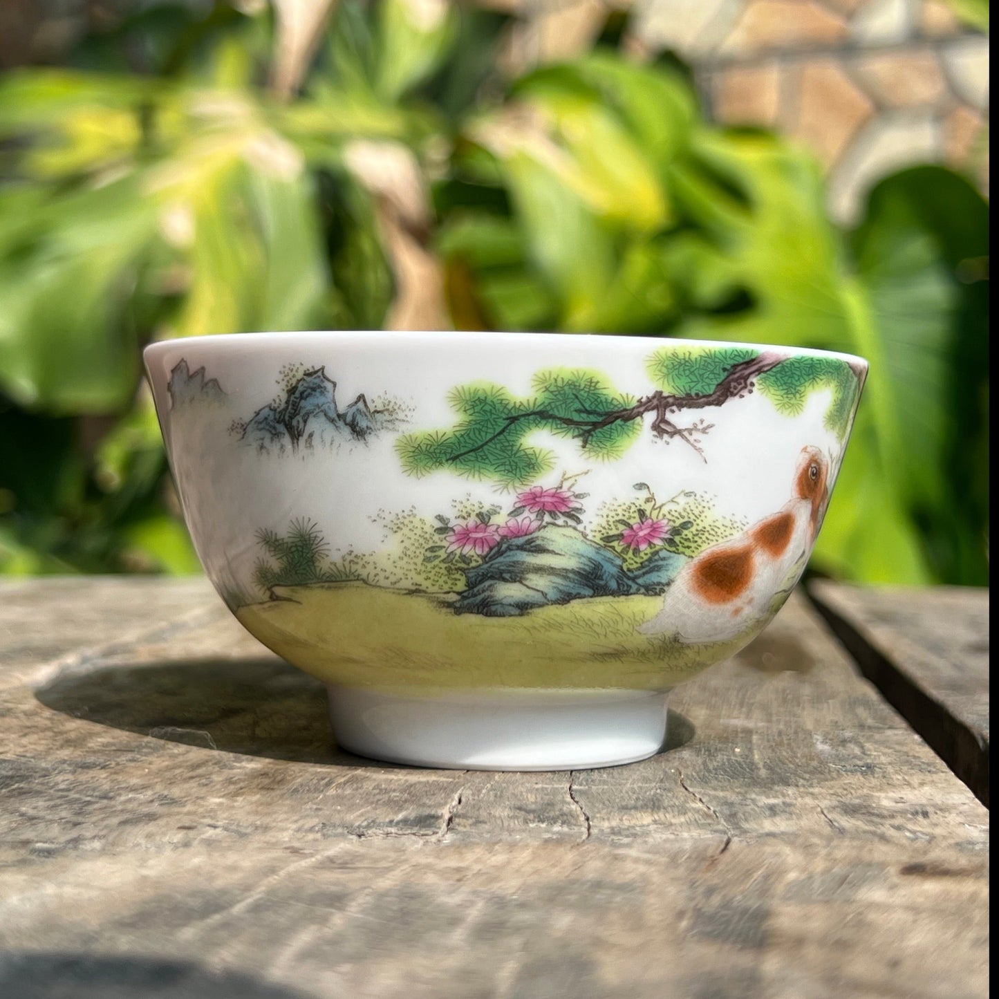 This is a Chinese Jingdezhen enamel teacup