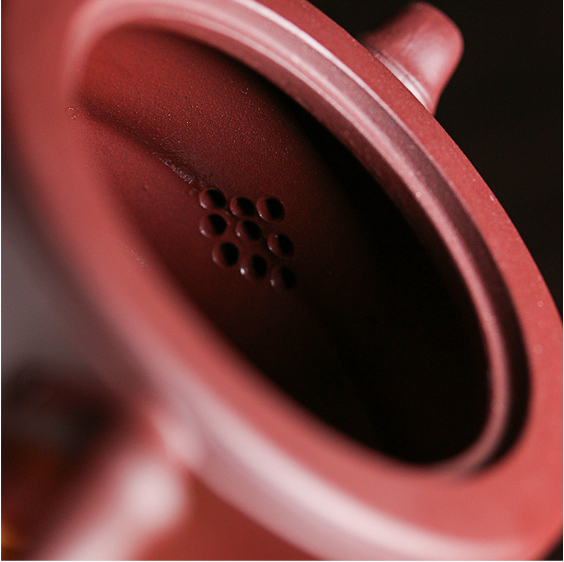 This is a Yixing teapot. this is Chinese yixing clay teapot