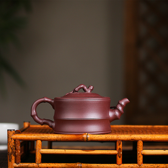 This is a Yixing teapot. this is Chinese yixing clay teapot