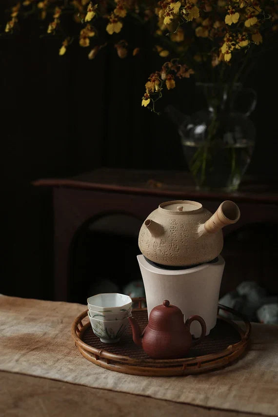 White handmade Chinese Chaozhou Kettle Engraved Poem Classic Chinese Master Pottery Ceramic Japanese Ceramic Tea Ceremony