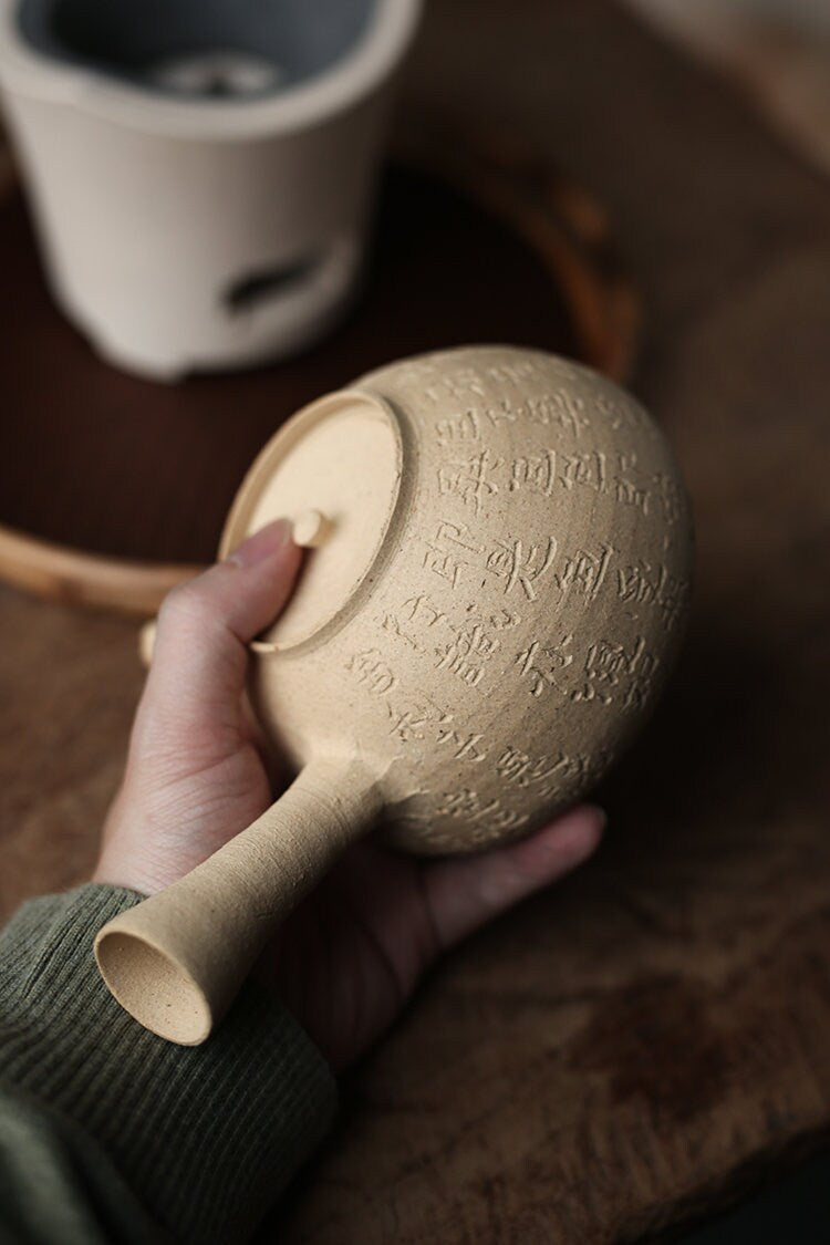 White handmade Chinese Chaozhou Kettle Engraved Poem Classic Chinese Master Pottery Ceramic Japanese Ceramic Tea Ceremony