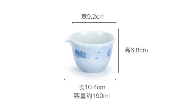 This is a ceramic teapot.this is a ceramic gaiwan