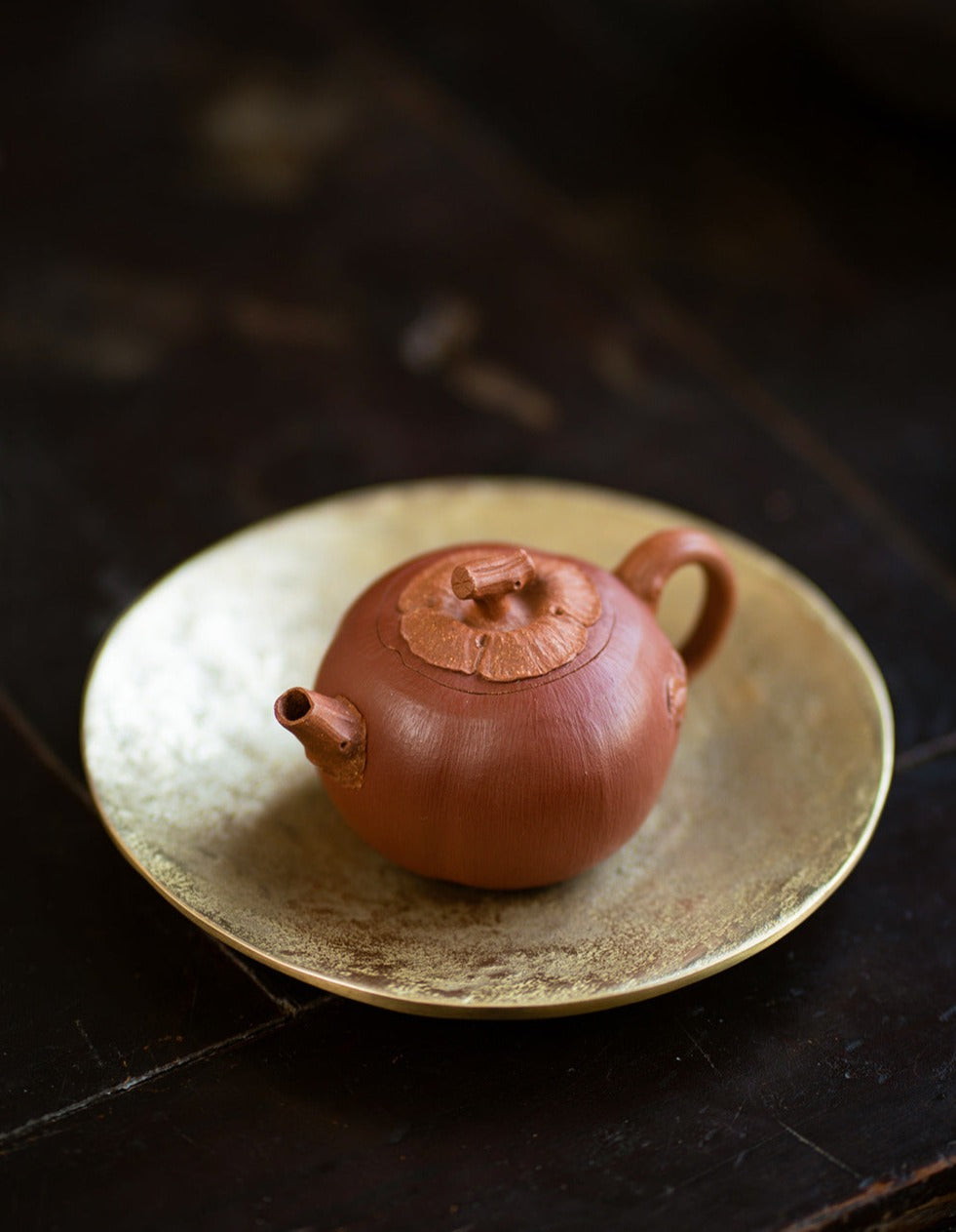 This is a Yixing teapot. this is Chinese yixing clay teapot 