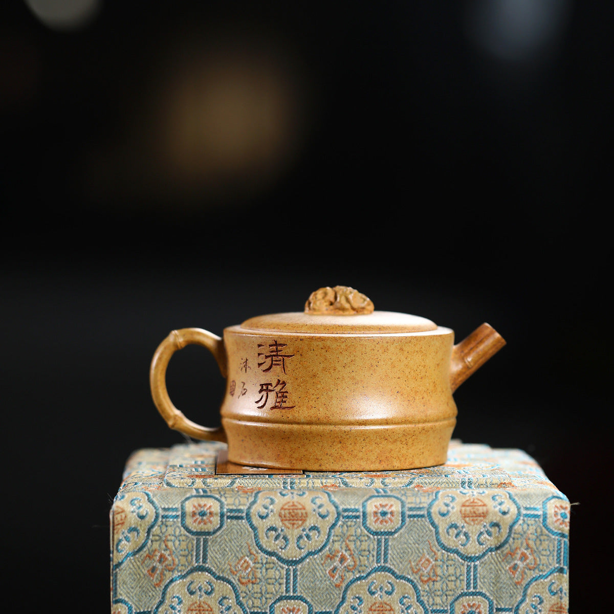 This is a Yixing teapot. this is Chinese yixing clay teapot 