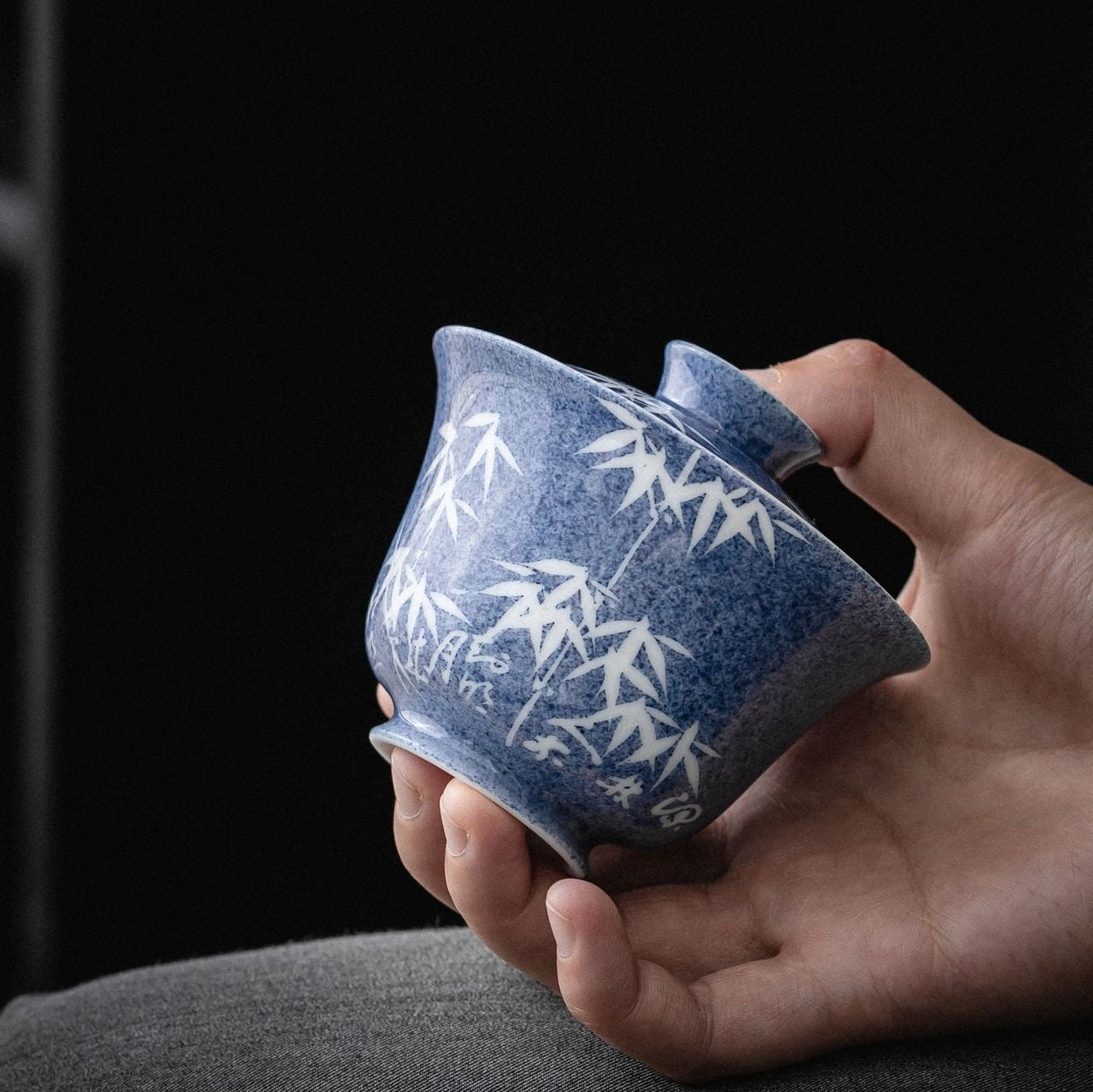 This is a ceramic teapot.this is a ceramic gaiwan