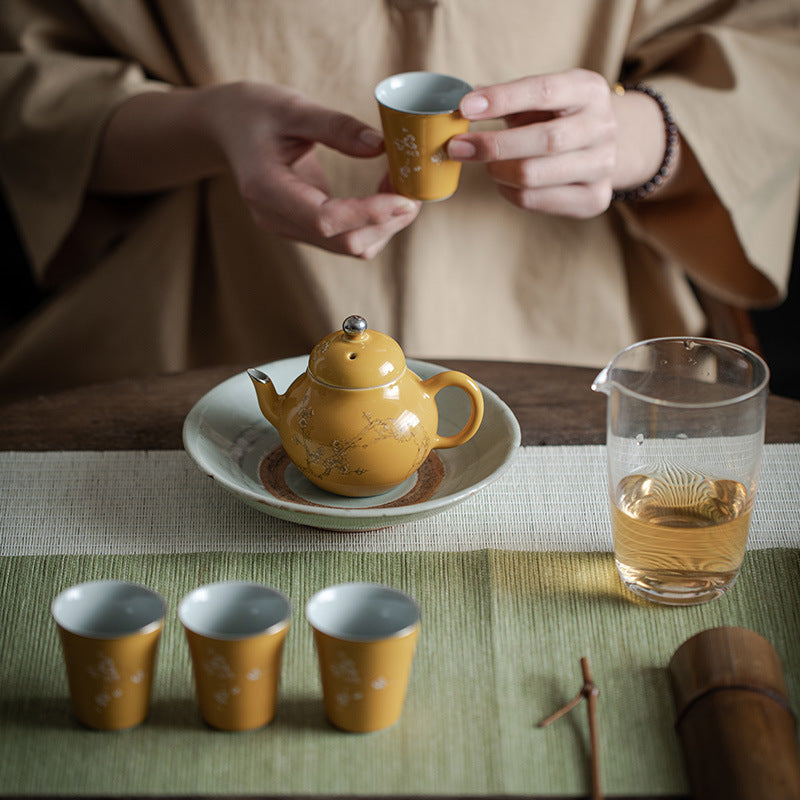 This is a ceramic teapot