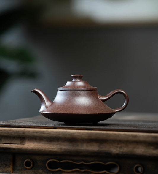 This is a Yixing teapot. this is Chinese yixing clay teapot 