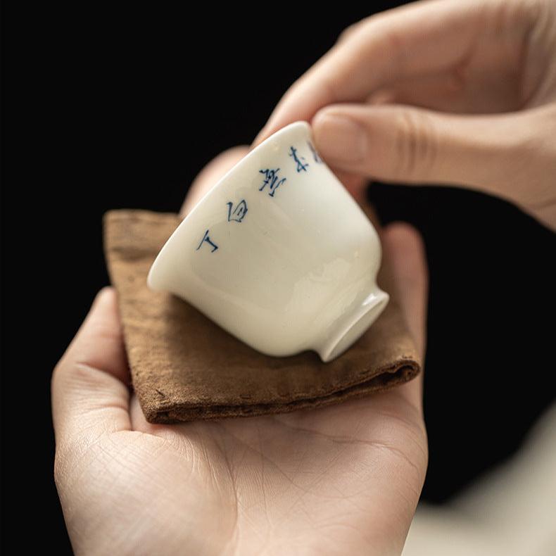 This is a ceramic teapot.this is a ceramic gaiwan