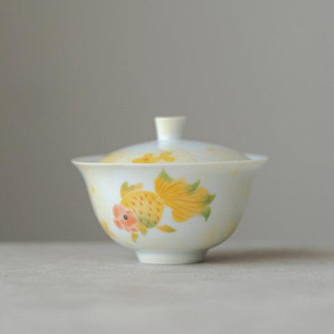 this is a ceramic gaiwan