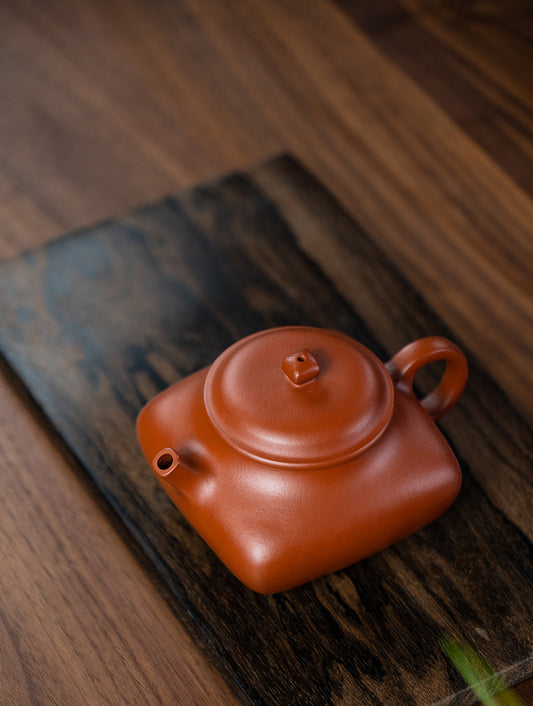 Handcrafted Original Design Biangu Teapot Chinese Yixing Zisha Teapot Descending Slope Mud Kungfu Teapot Artwork