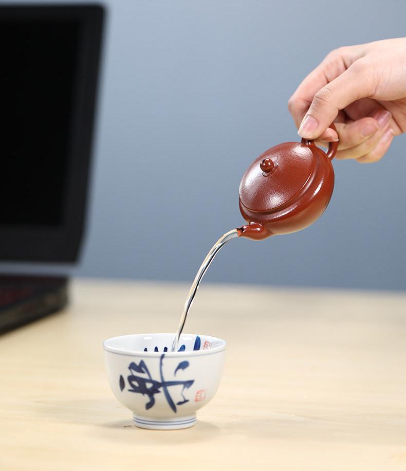 This is a Yixing teapot. this is Chinese yixing clay teapot