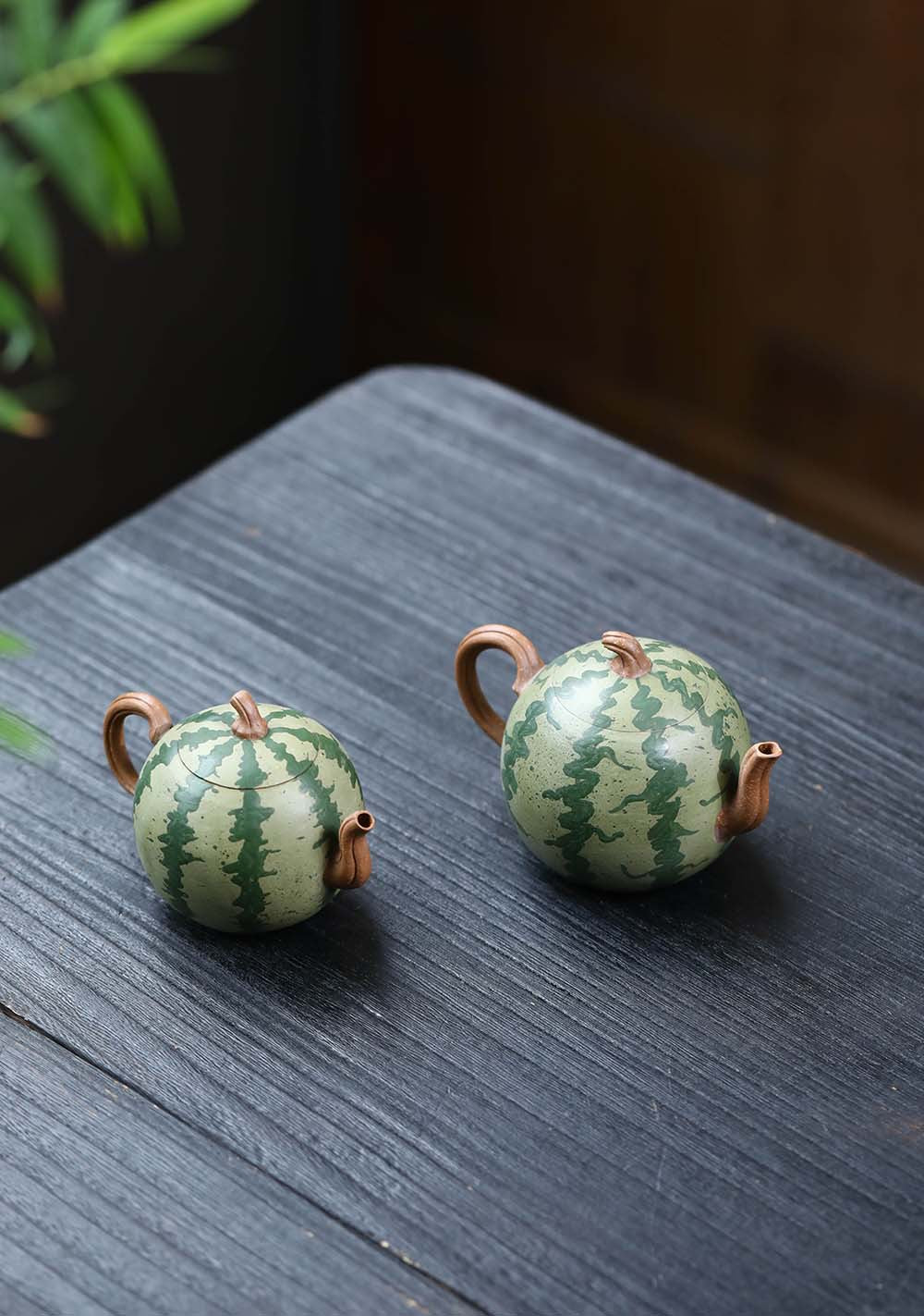 This is a Yixing teapot. this is Chinese yixing clay teapot 