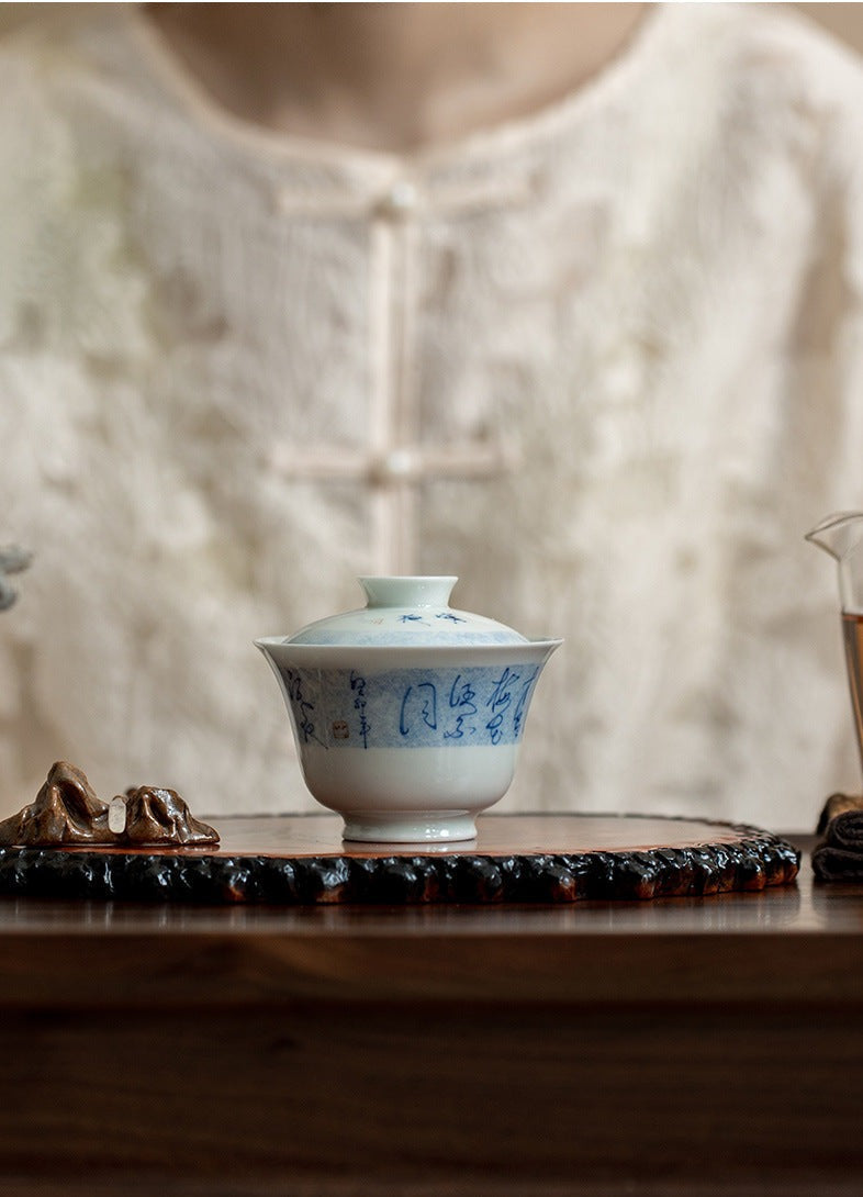 This is a ceramic teapot.this is a ceramic gaiwan