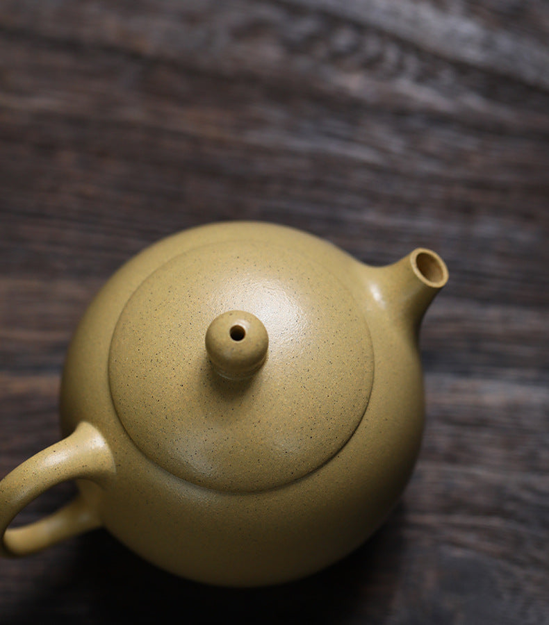 This is a Yixing teapot. this is Chinese yixing clay teapot 