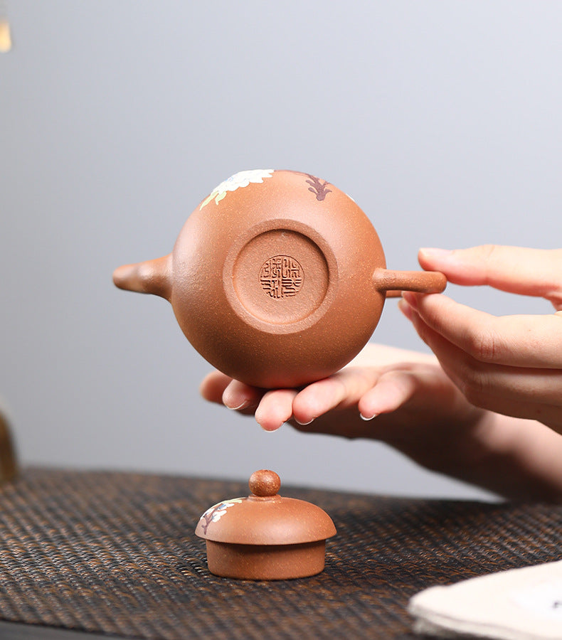 This is a Yixing teapot. this is Chinese yixing clay teapot 