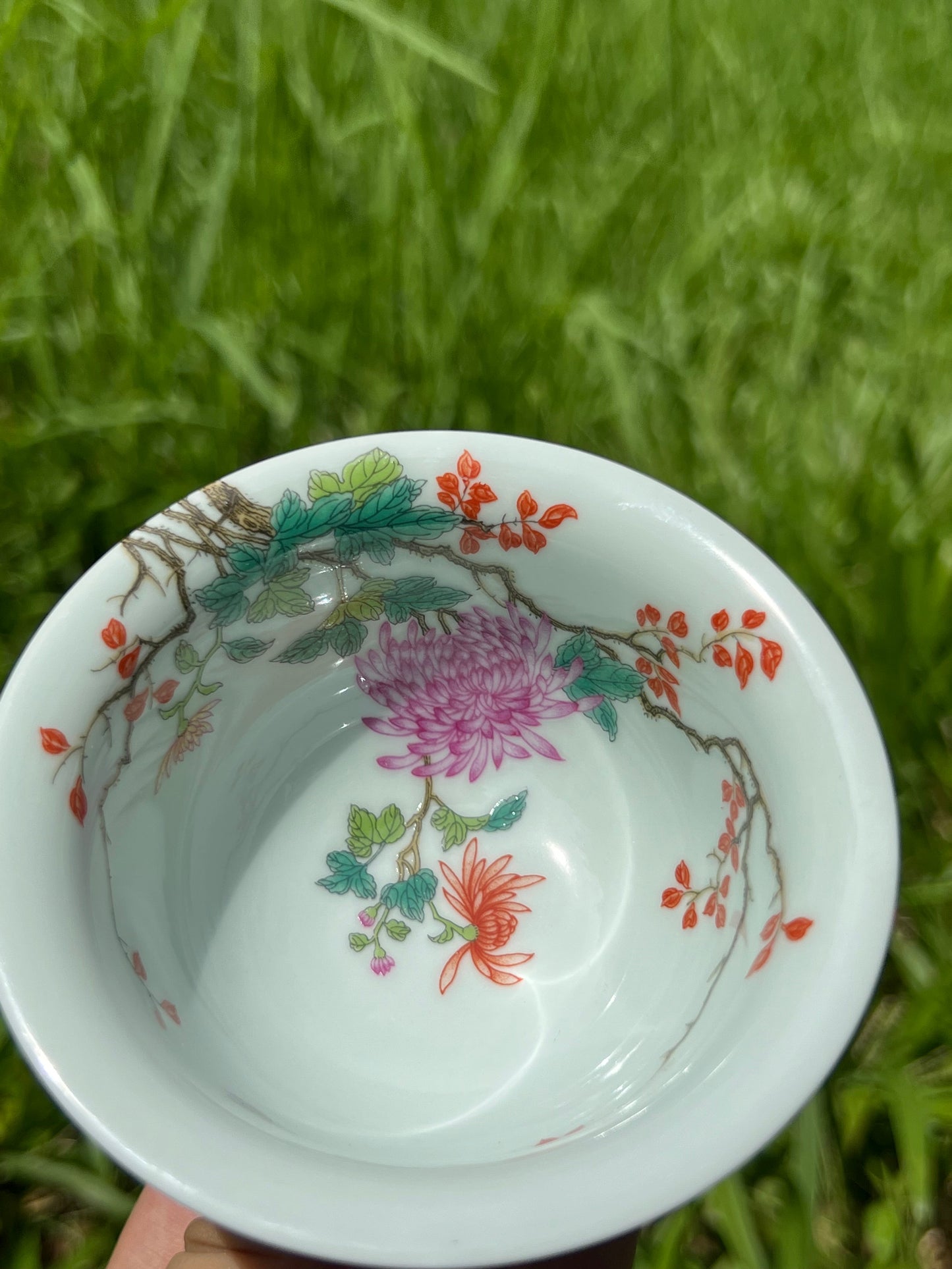 This is a Chinese Jingdezhen enamel teacup.this is a ceramic teacup