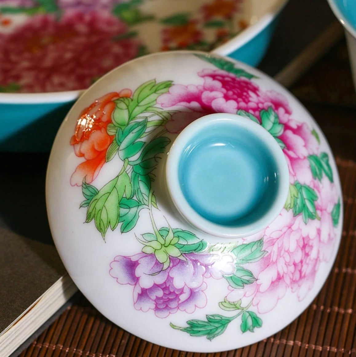 This is a Chinese Jingdezhen enamel flower teapot gaiwan