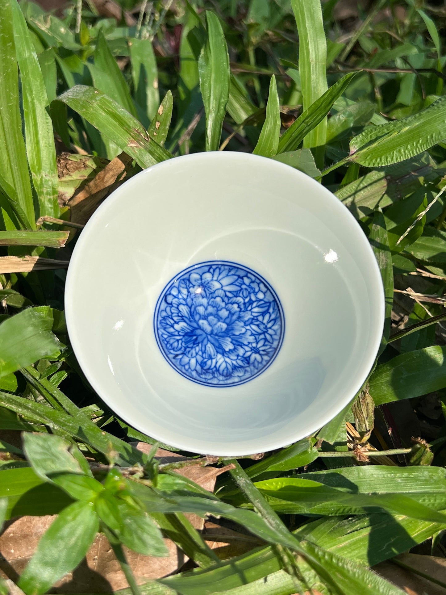 This is Chinese blue and white porcelain teacup. This is a ceramic teacup