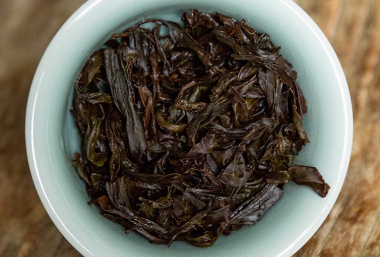 this is Chinese big red robe oolong tea da hong pao