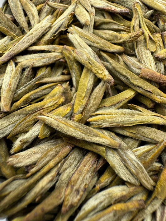 Chinese Premium Yellow Tea Mengding Mountain Yellow Buds Tea First Spring Harvest Sichuan Yellow Tea