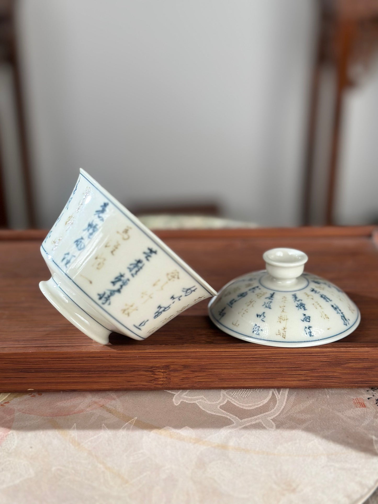 Handpainted Calligraphy Chinese Luxious Blue White Porcelain Underglaze Gold Youlijin Gaiwan Set Artwork Teacup